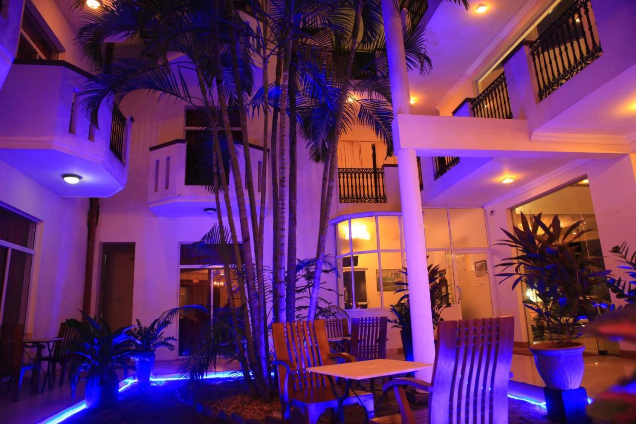 The Ocean Pearl Hotel Negombo Exterior photo